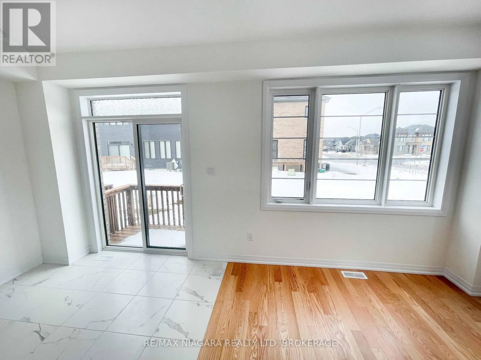 23 - 15 PEACH STREET #23
