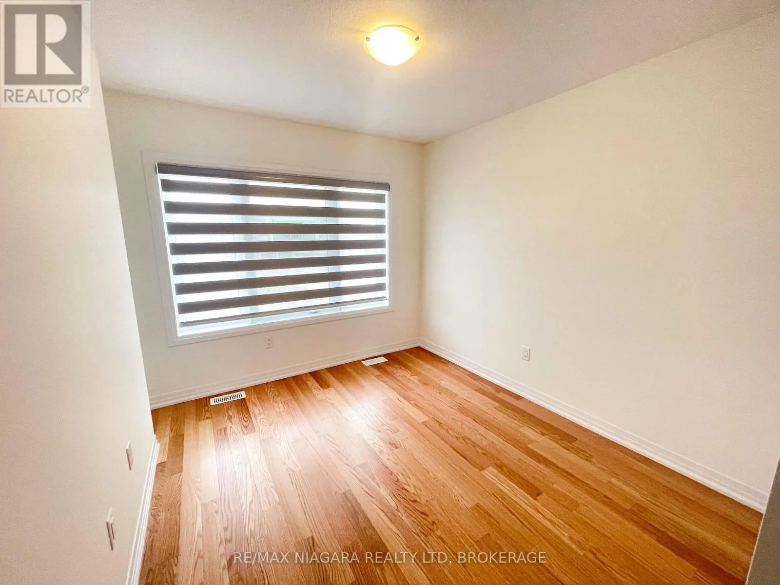 23 - 15 PEACH STREET #23