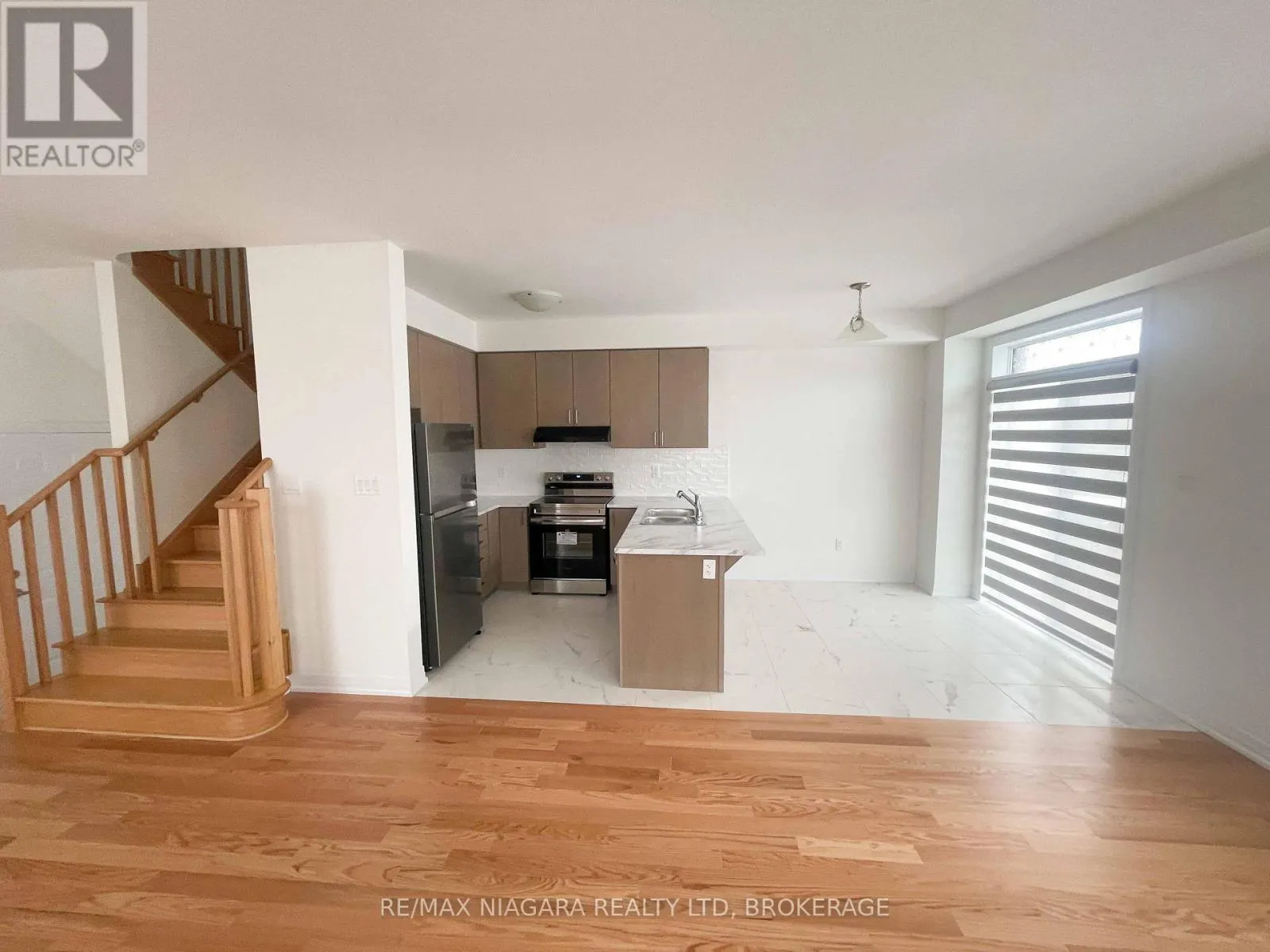 23 - 15 PEACH STREET #23