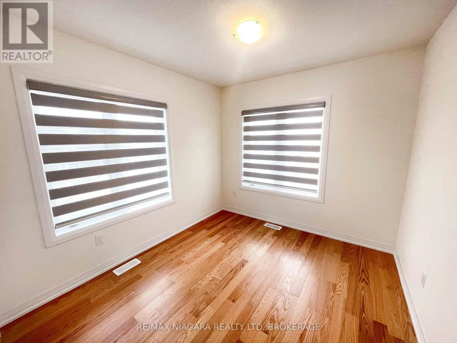 23 - 15 PEACH STREET #23