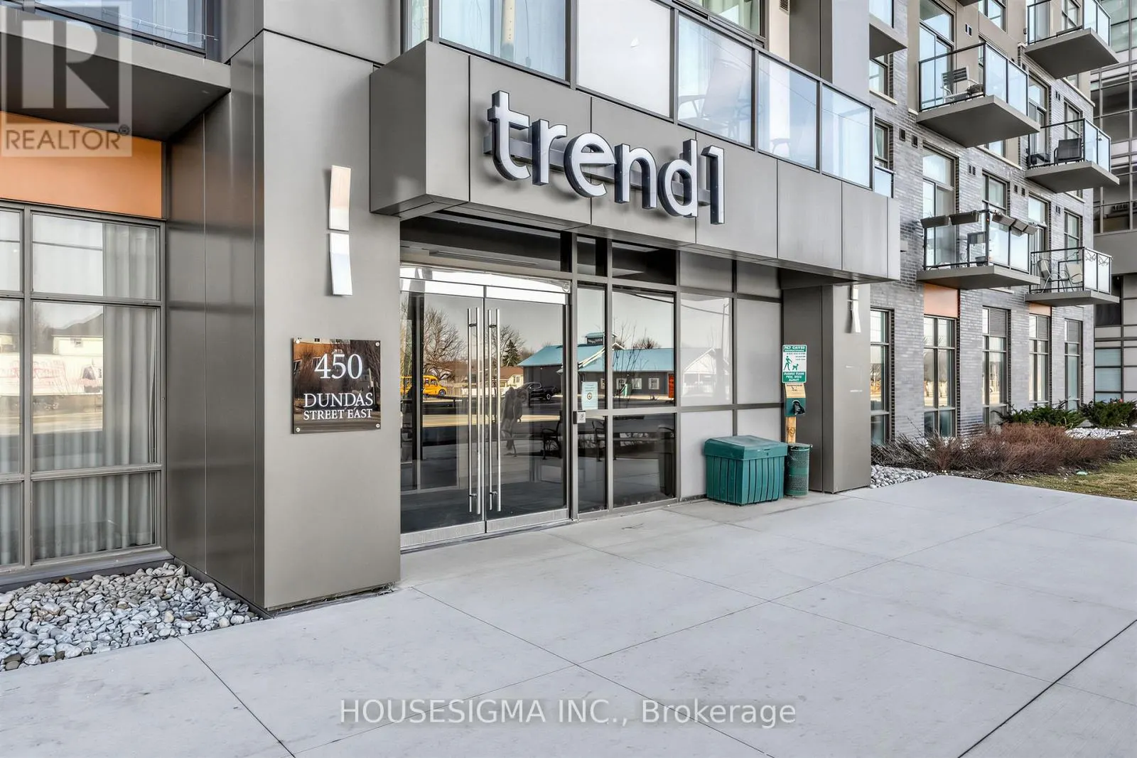 230 - 450 DUNDAS STREET E
