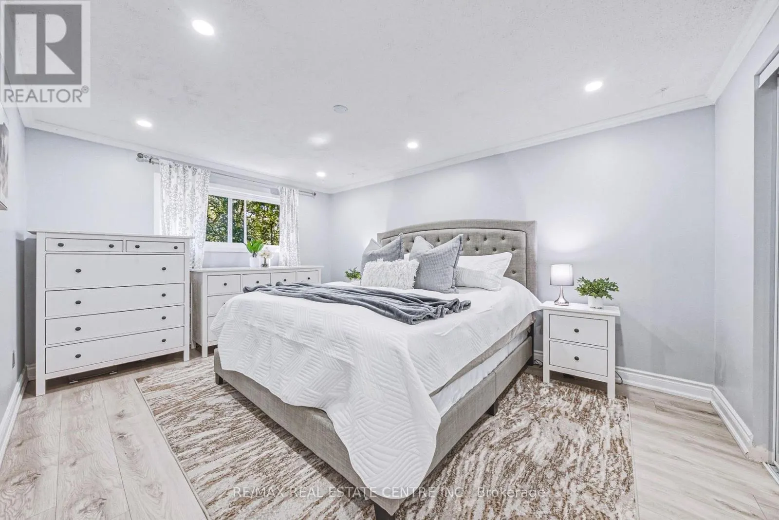 414 WOODS LANE