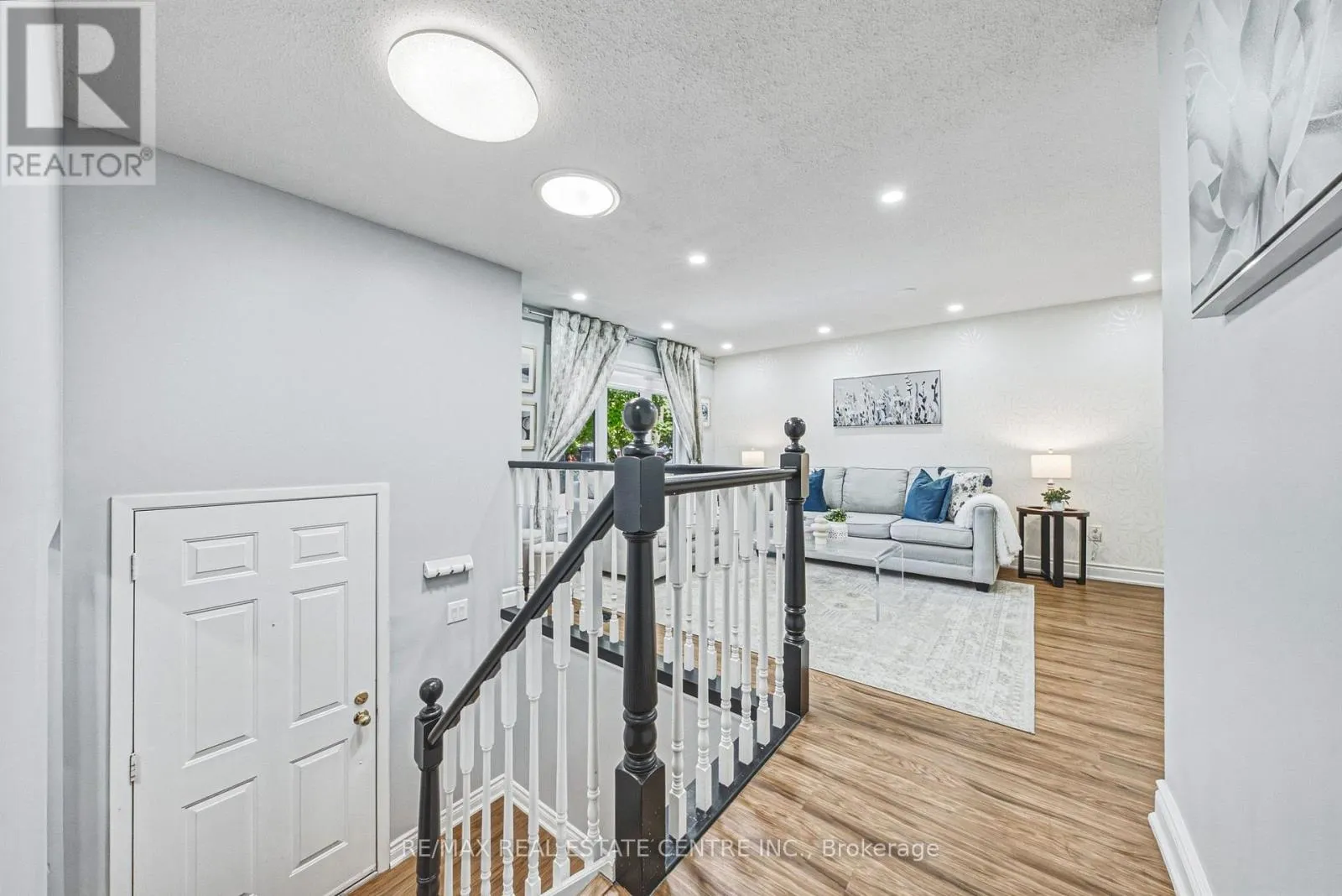 414 WOODS LANE