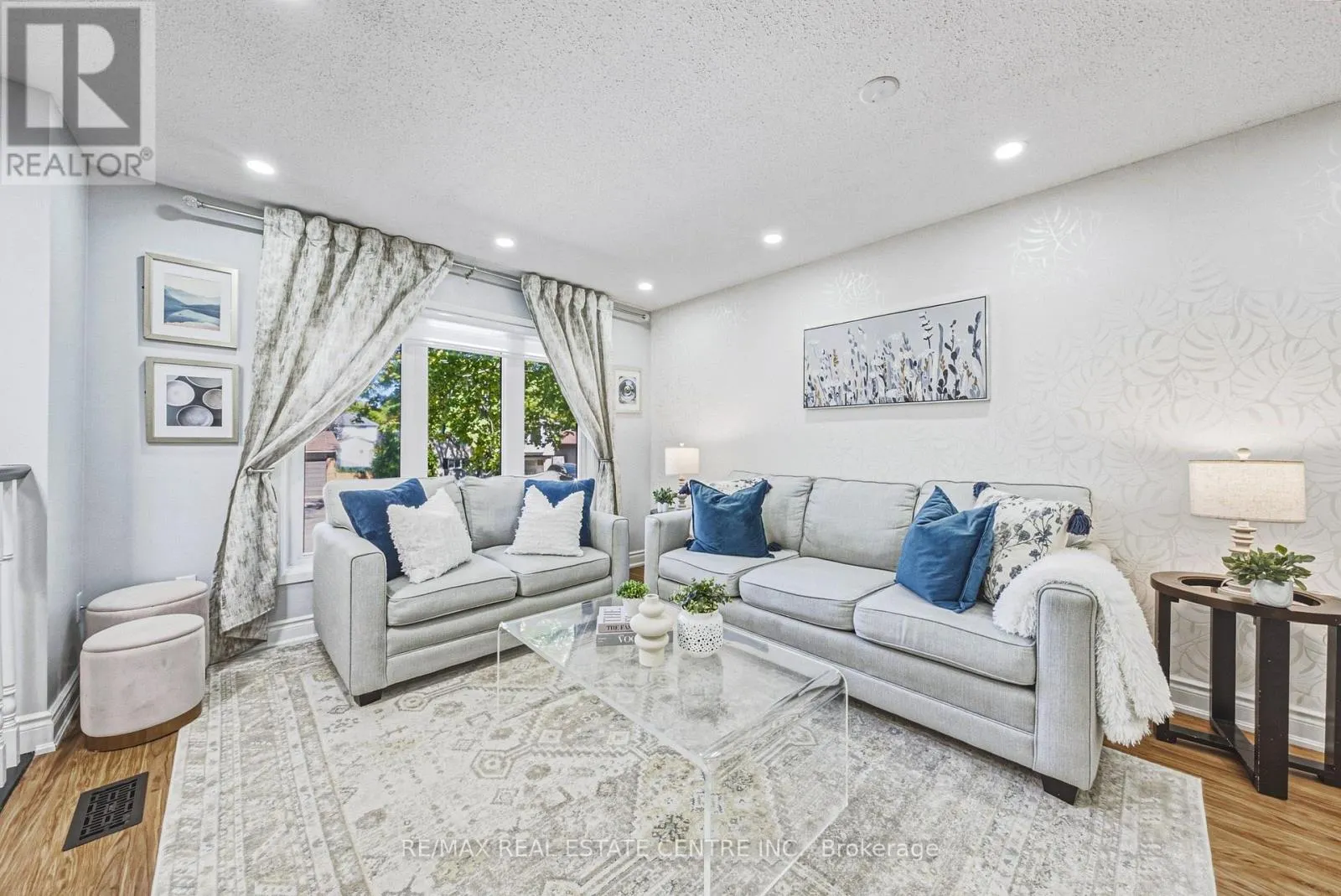 414 WOODS LANE