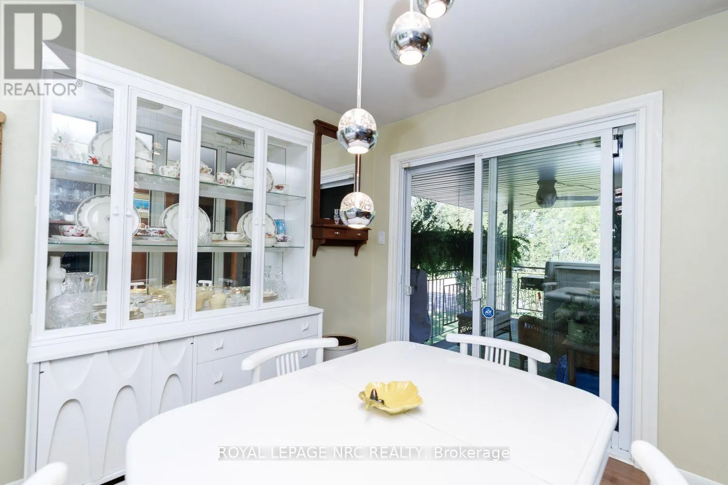 2 GLENBRAE AVENUE