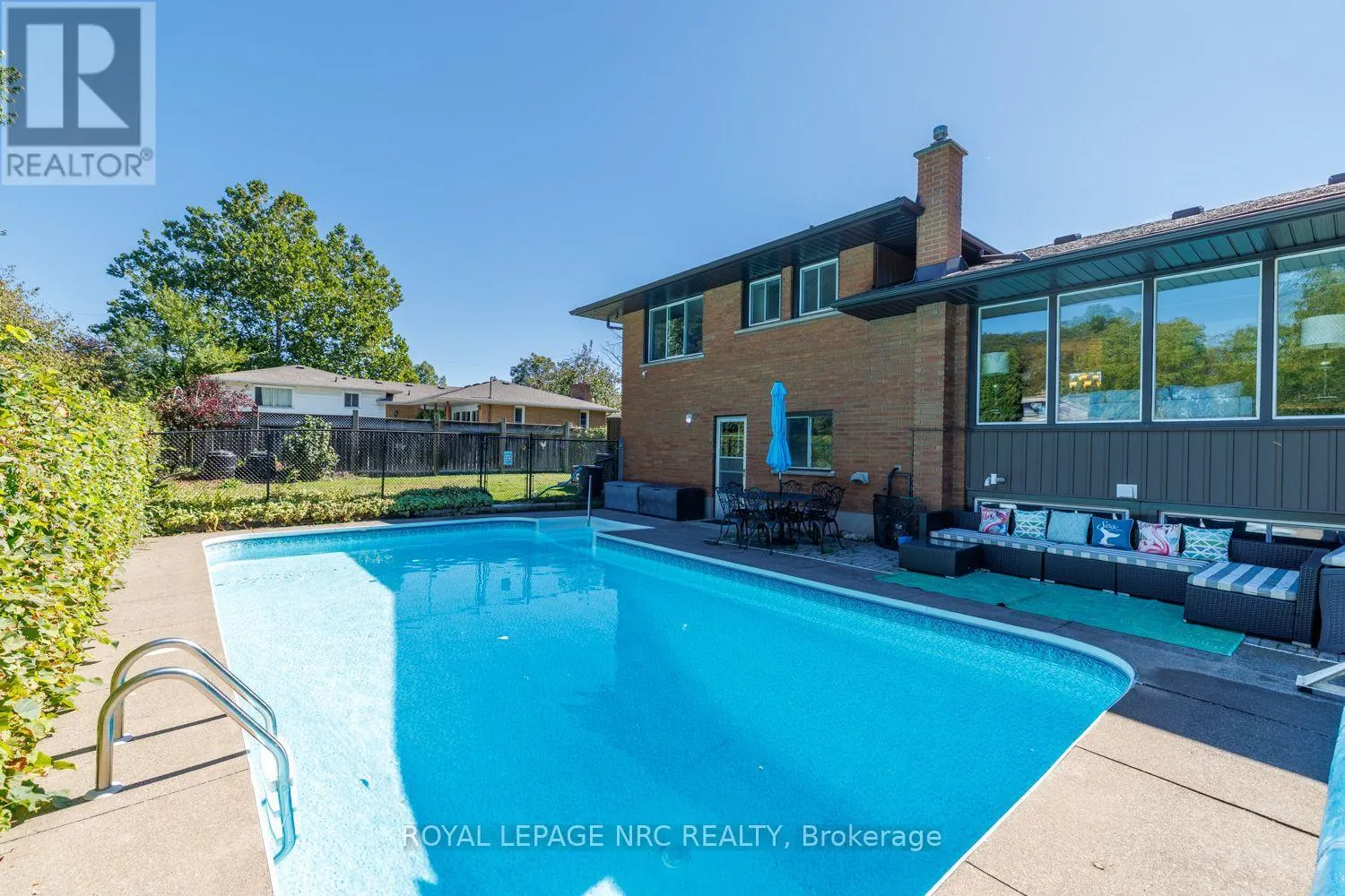 2 GLENBRAE AVENUE