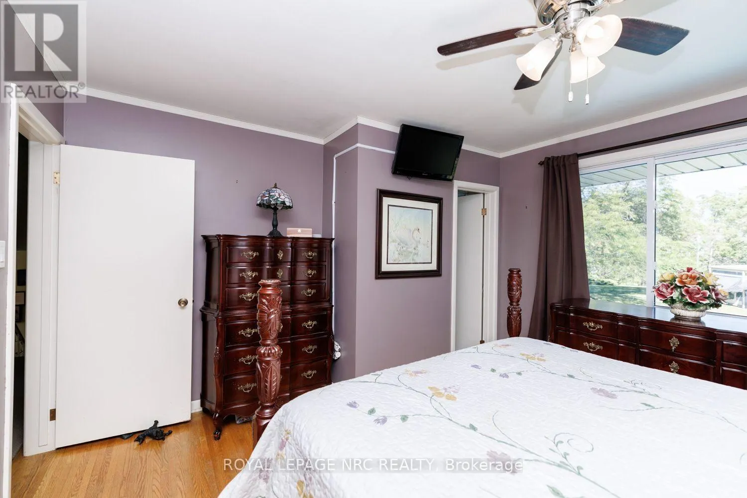 2 GLENBRAE AVENUE
