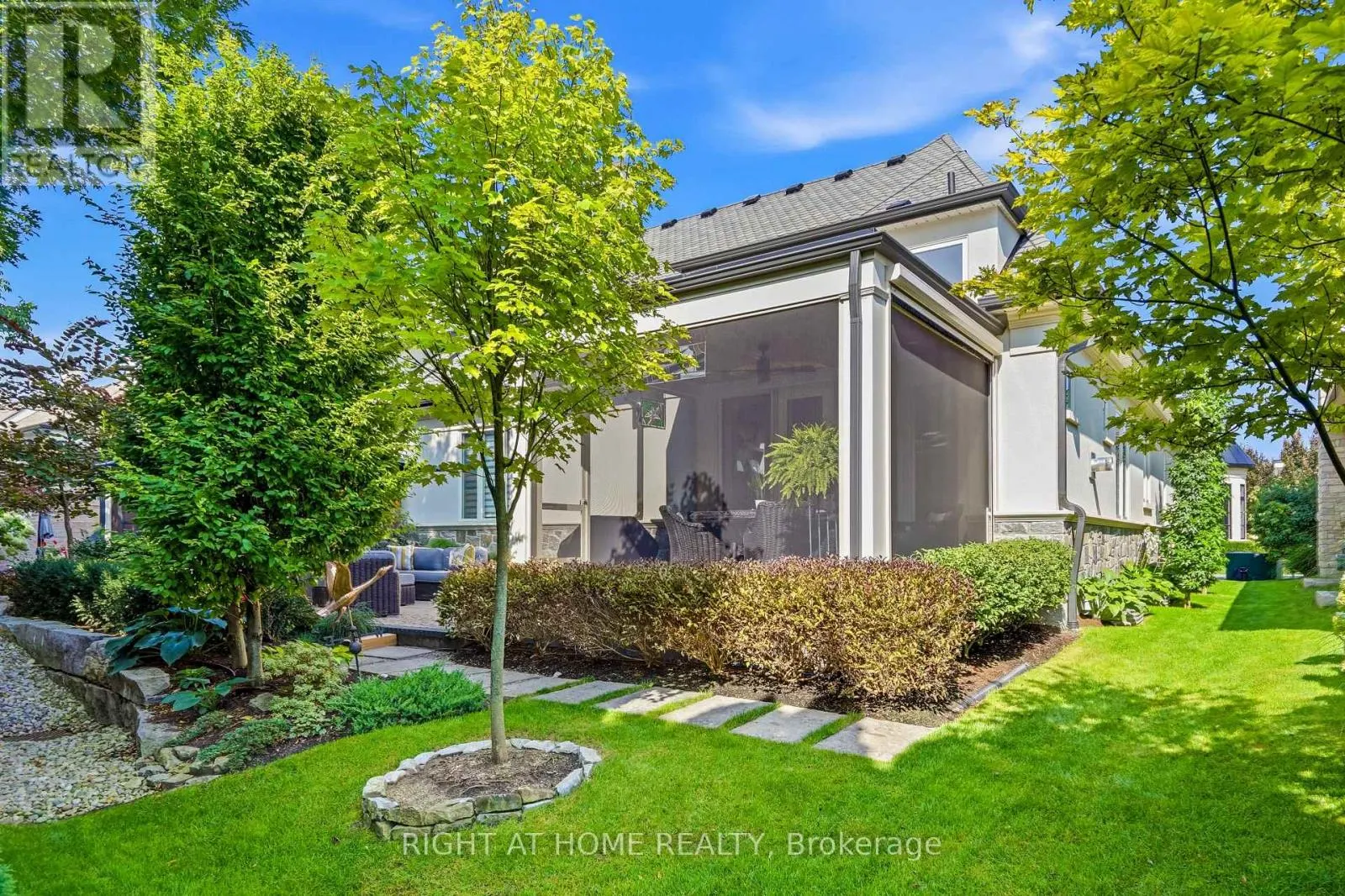 23 ALBION WAY