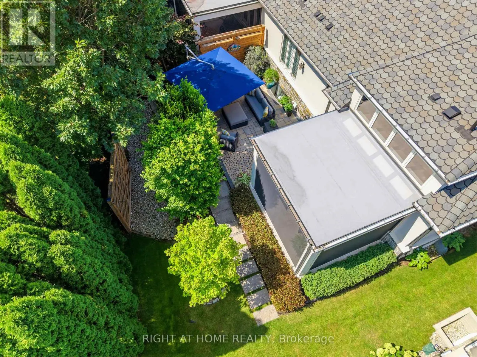23 ALBION WAY