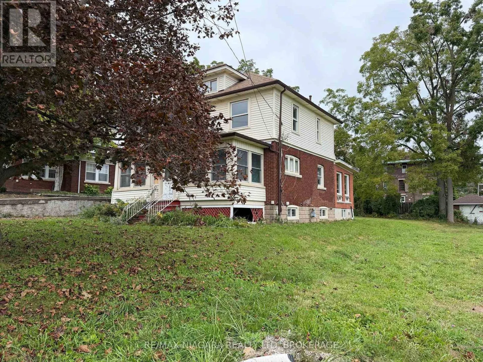 4445 JOHN STREET