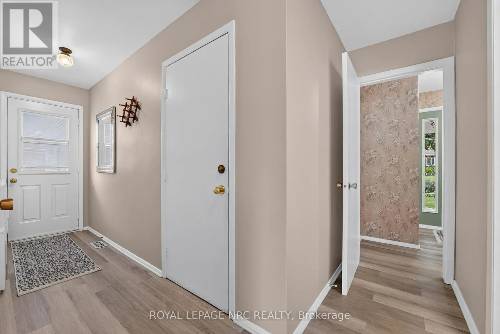 20 JESSICA DRIVE