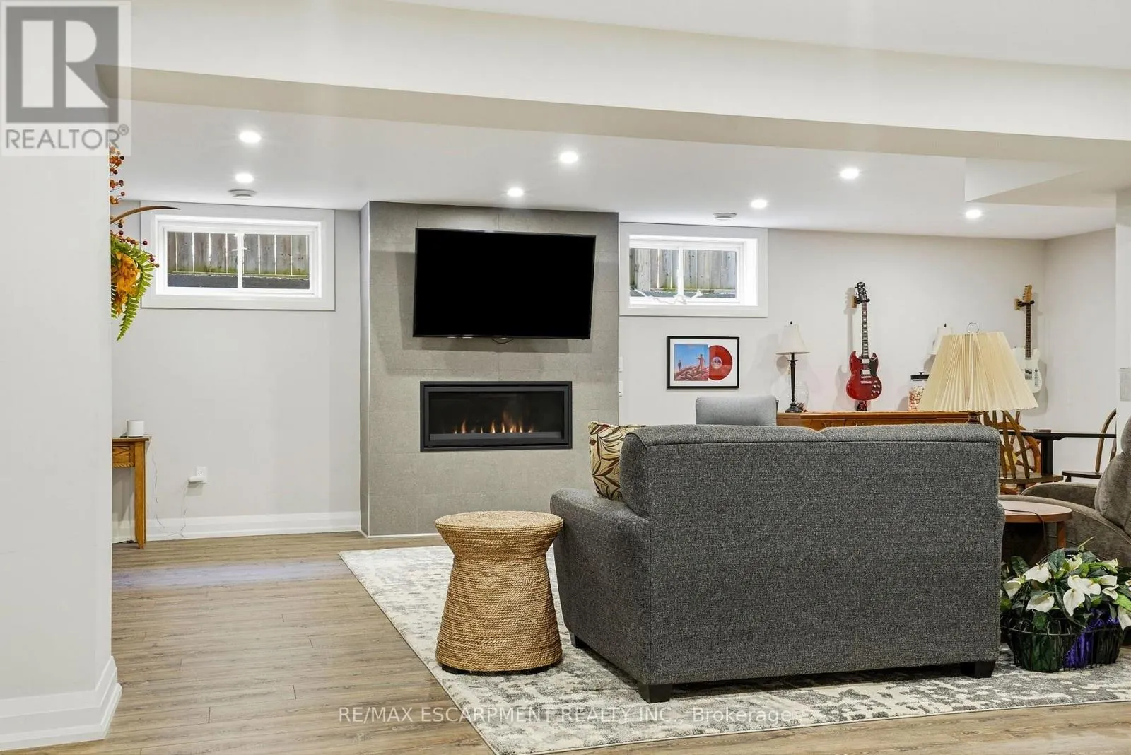 42 CARLTON AVENUE