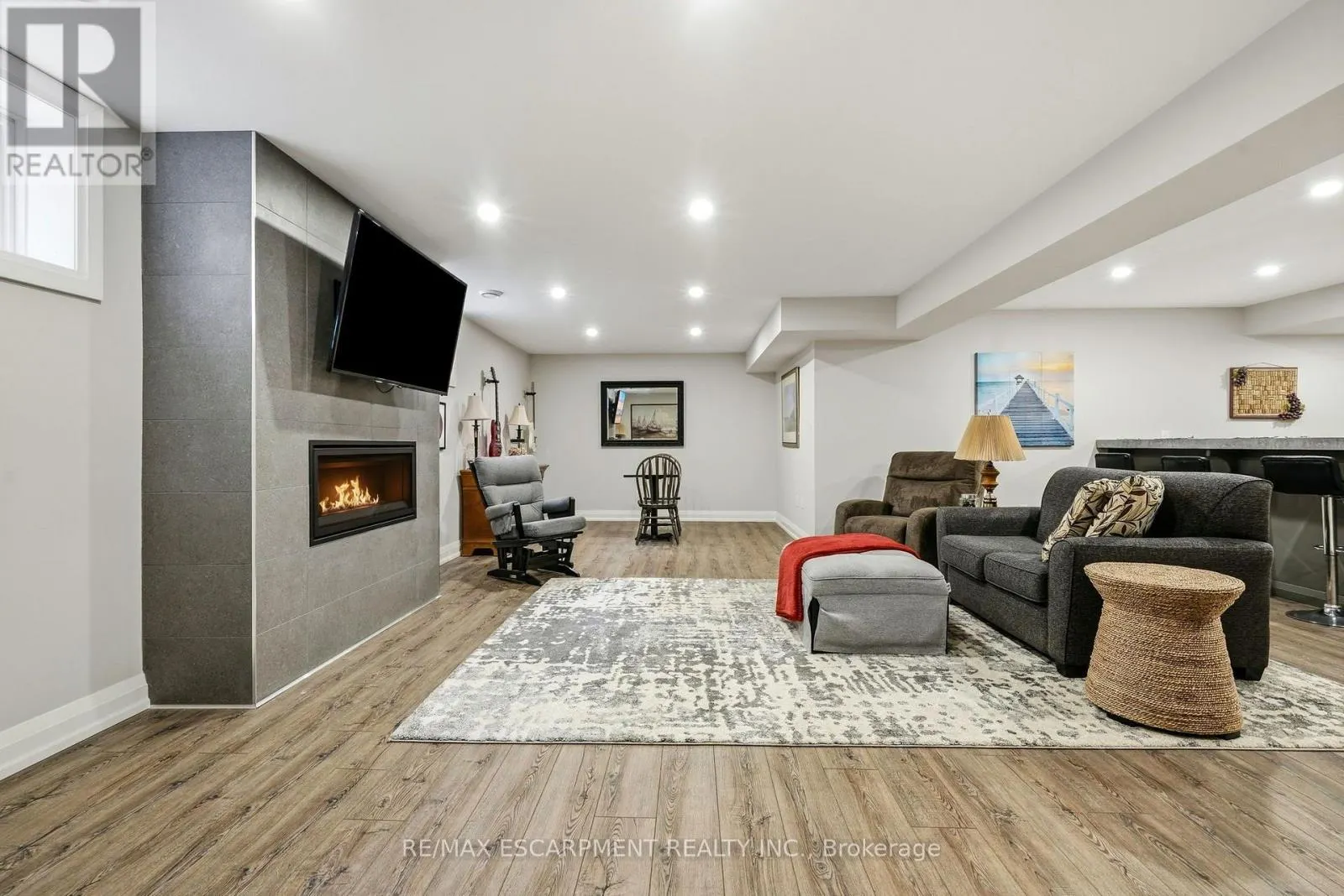 42 CARLTON AVENUE