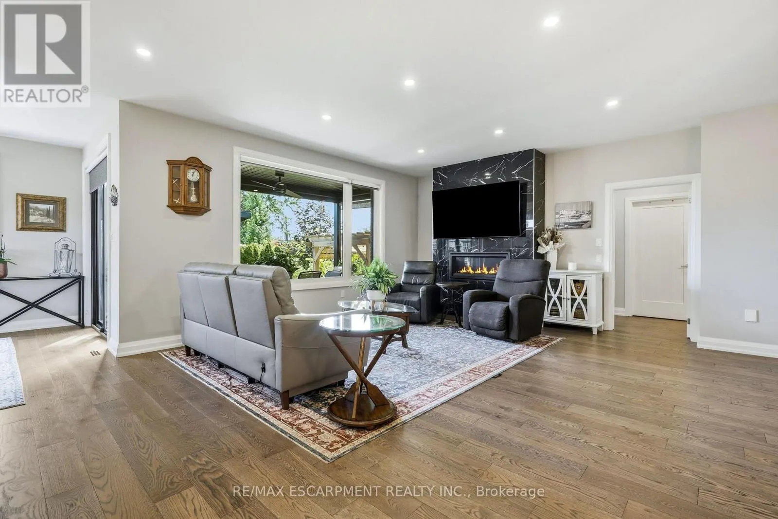 42 CARLTON AVENUE