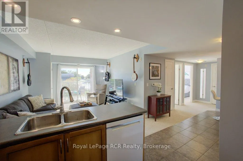 214 - 645 ST DAVID STREET S #214