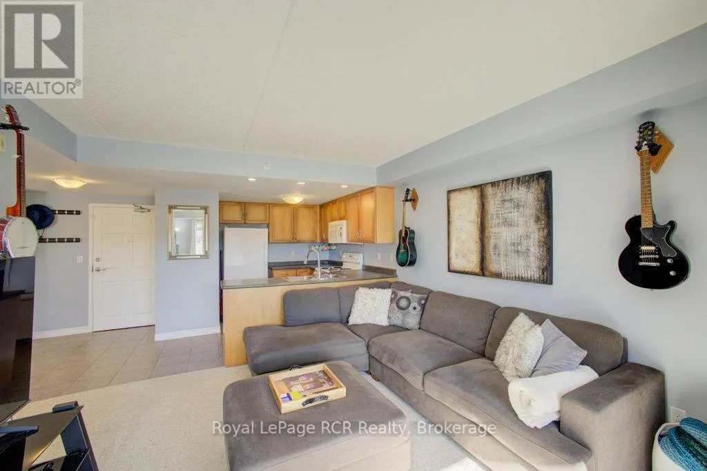 214 - 645 ST DAVID STREET S #214