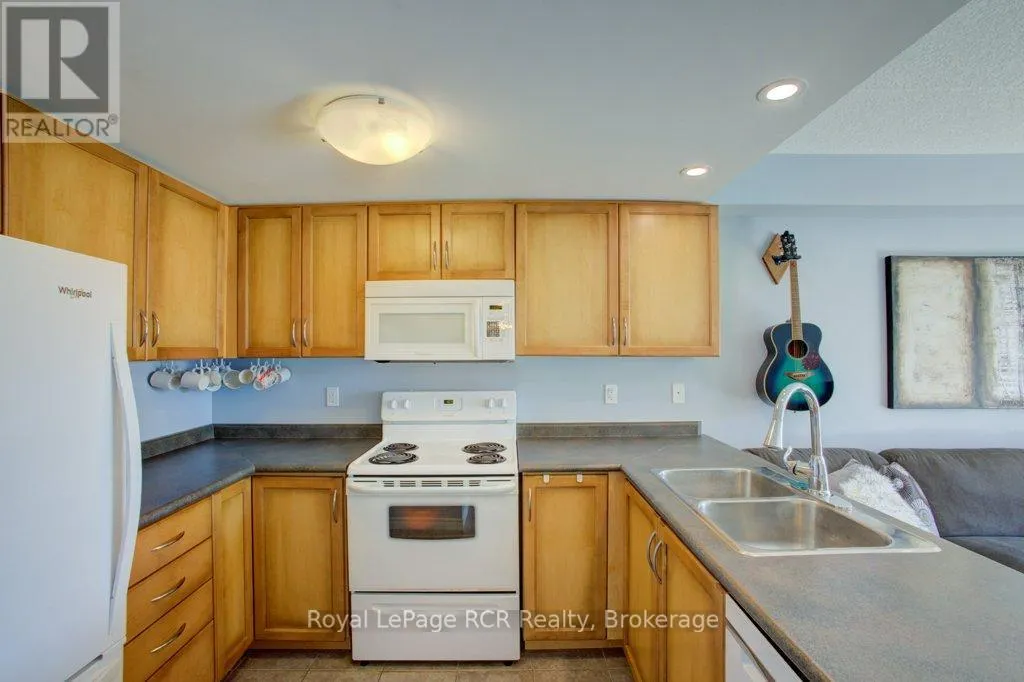 214 - 645 ST DAVID STREET S #214