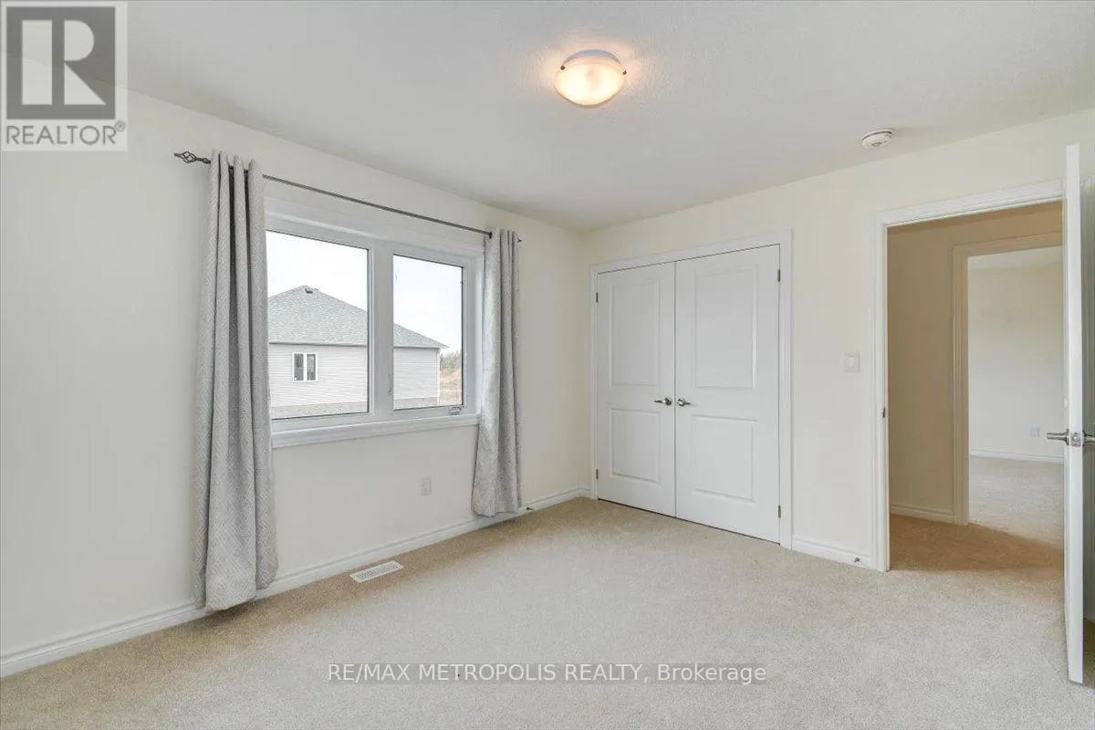 78 HILLCROFT WAY
