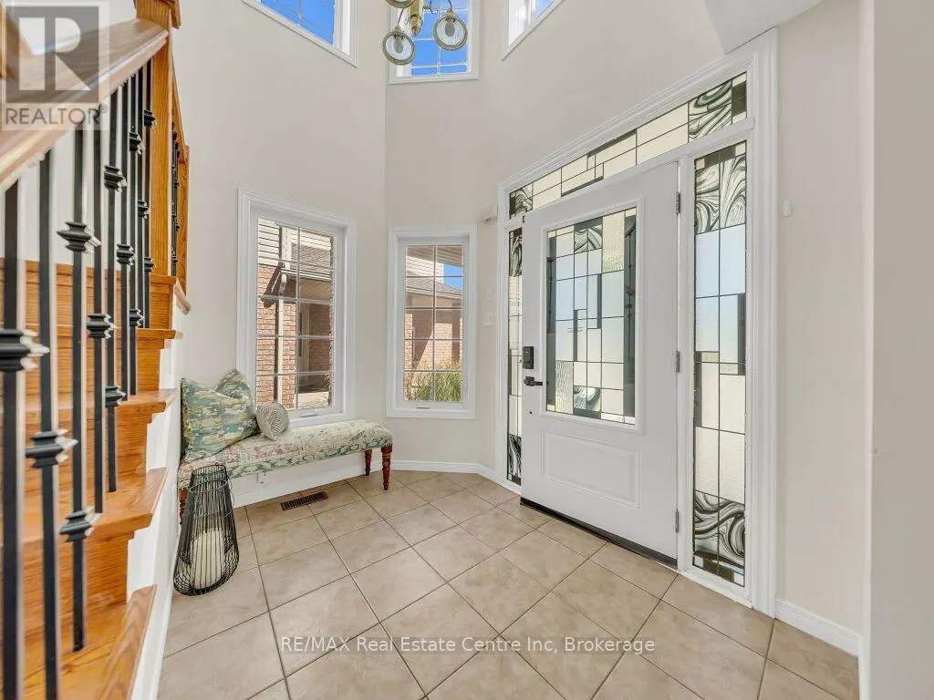 61 MOFFATT LANE