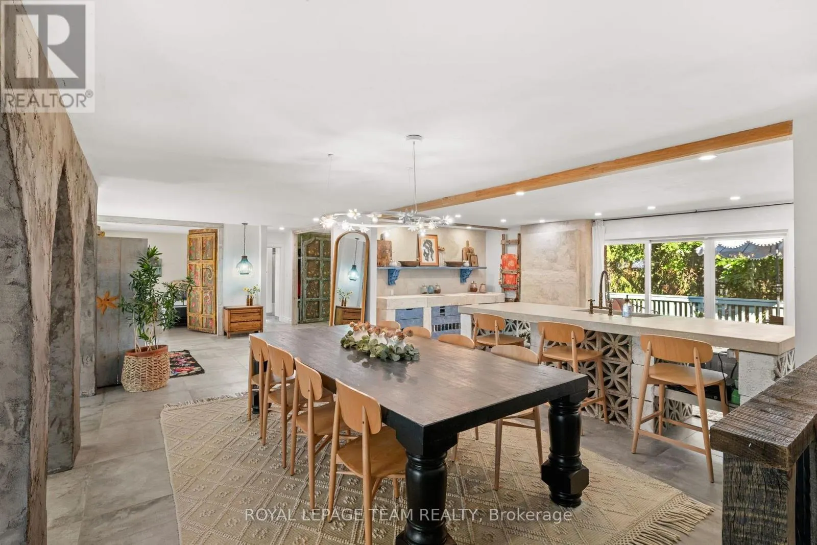 33 RUTHERFORD CRESCENT