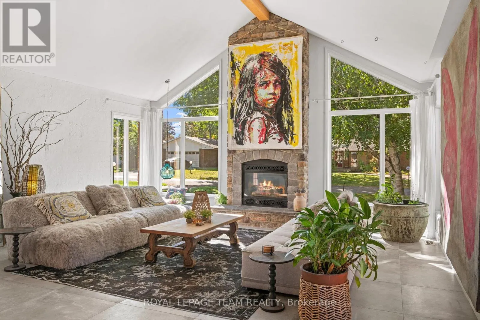 33 RUTHERFORD CRESCENT