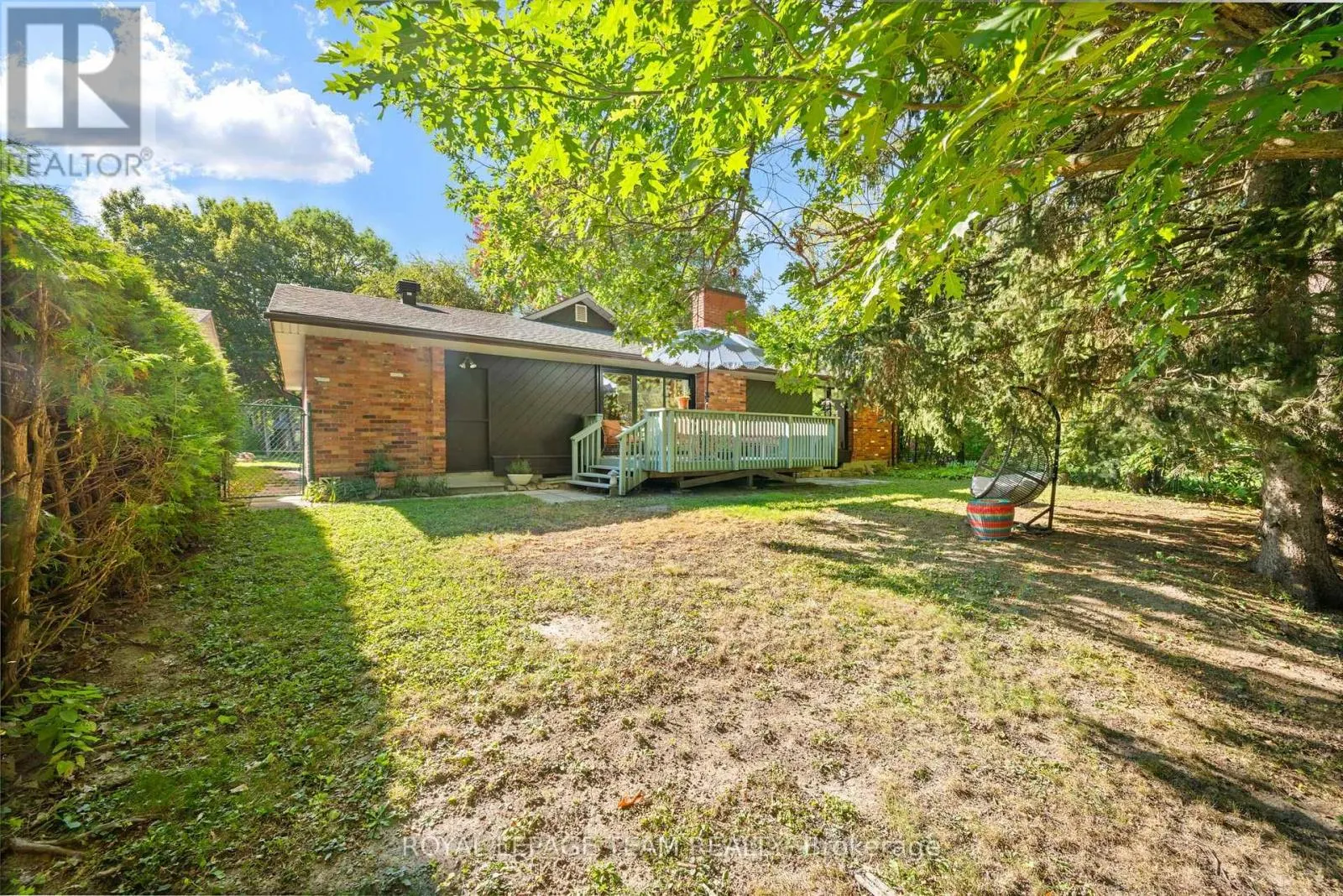 33 RUTHERFORD CRESCENT