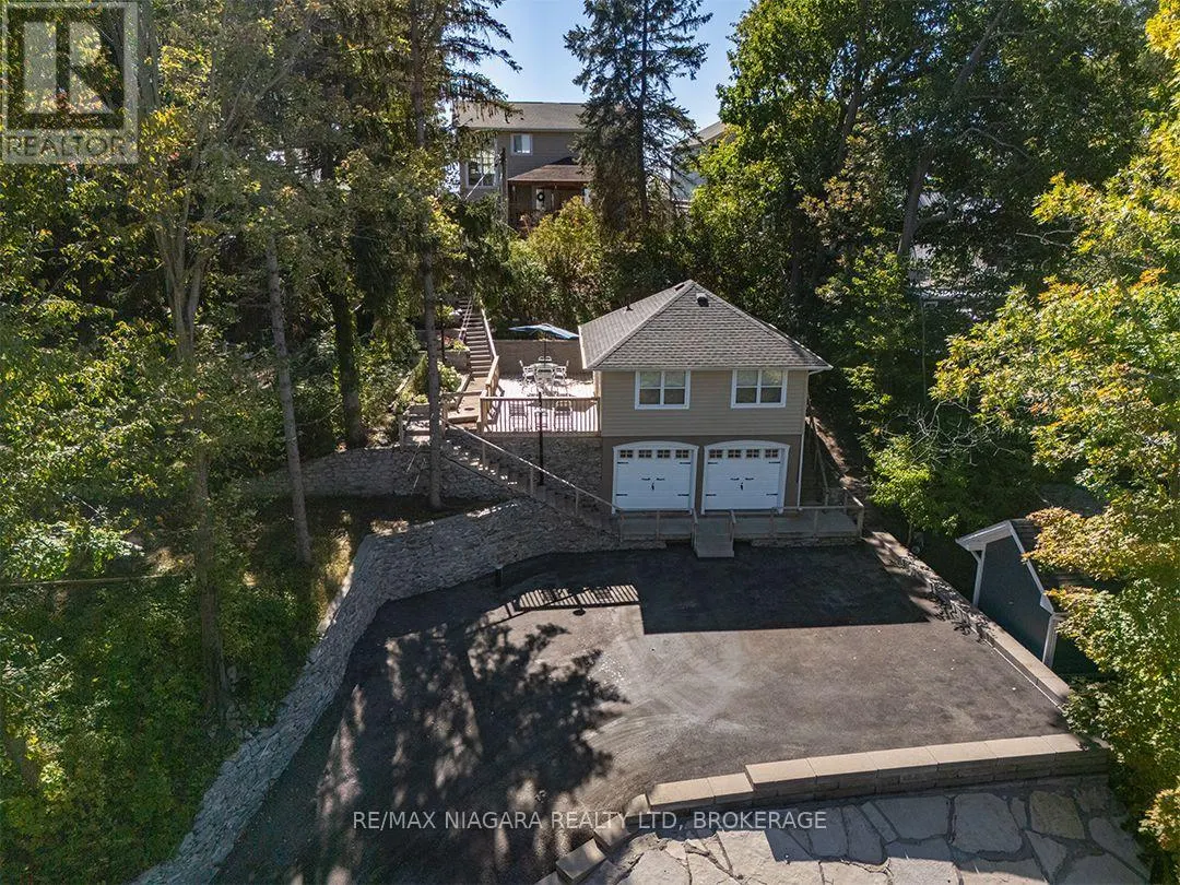 10429 LAKESHORE ROAD