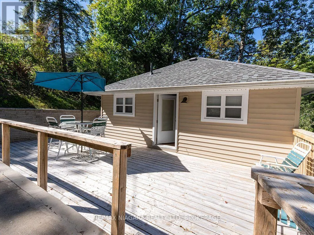 10429 LAKESHORE ROAD