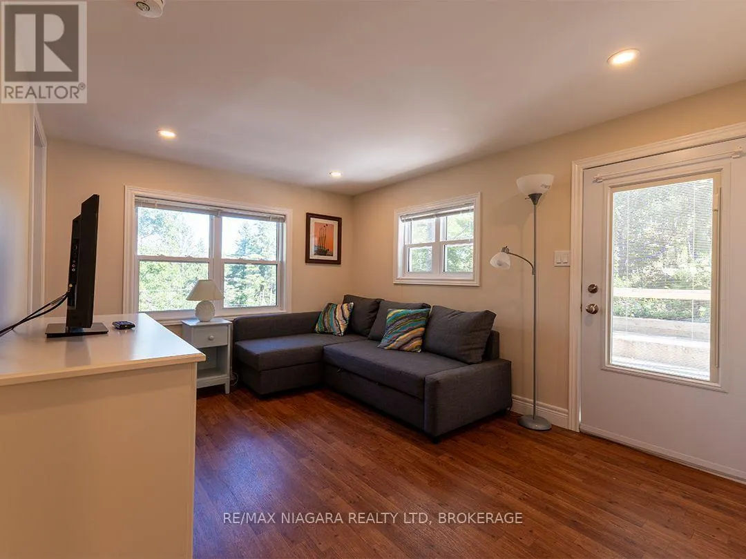 10429 LAKESHORE ROAD