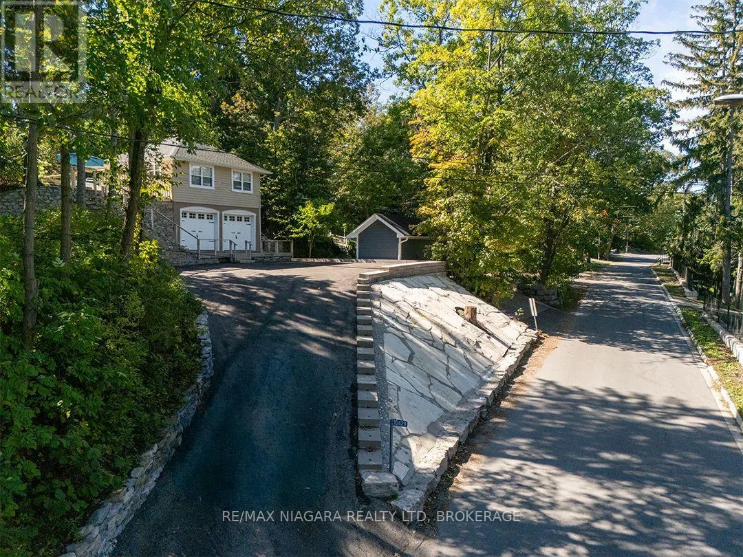10429 LAKESHORE ROAD