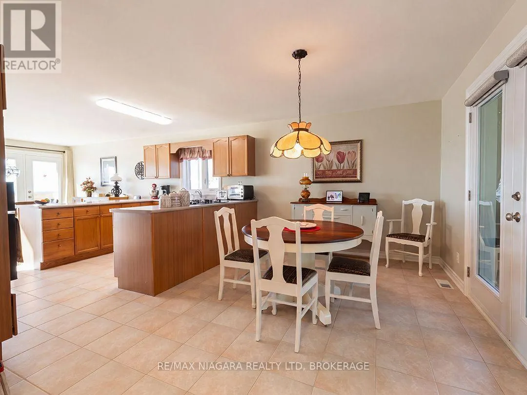 10429 LAKESHORE ROAD
