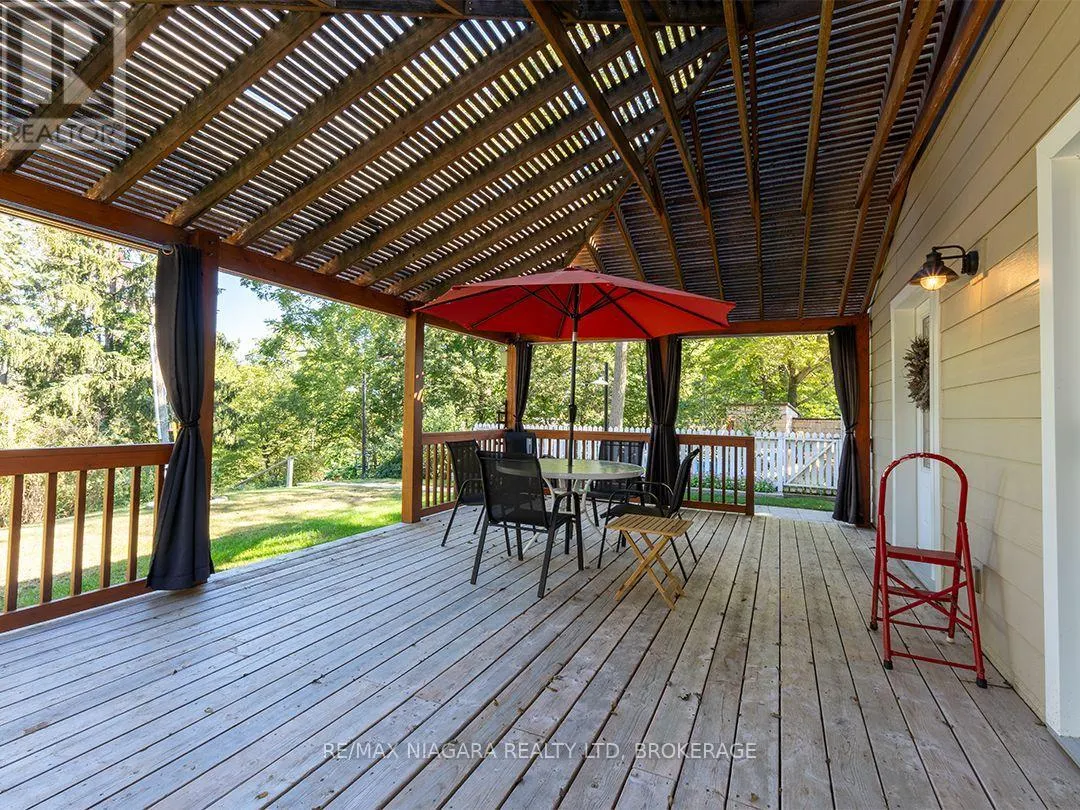 10429 LAKESHORE ROAD