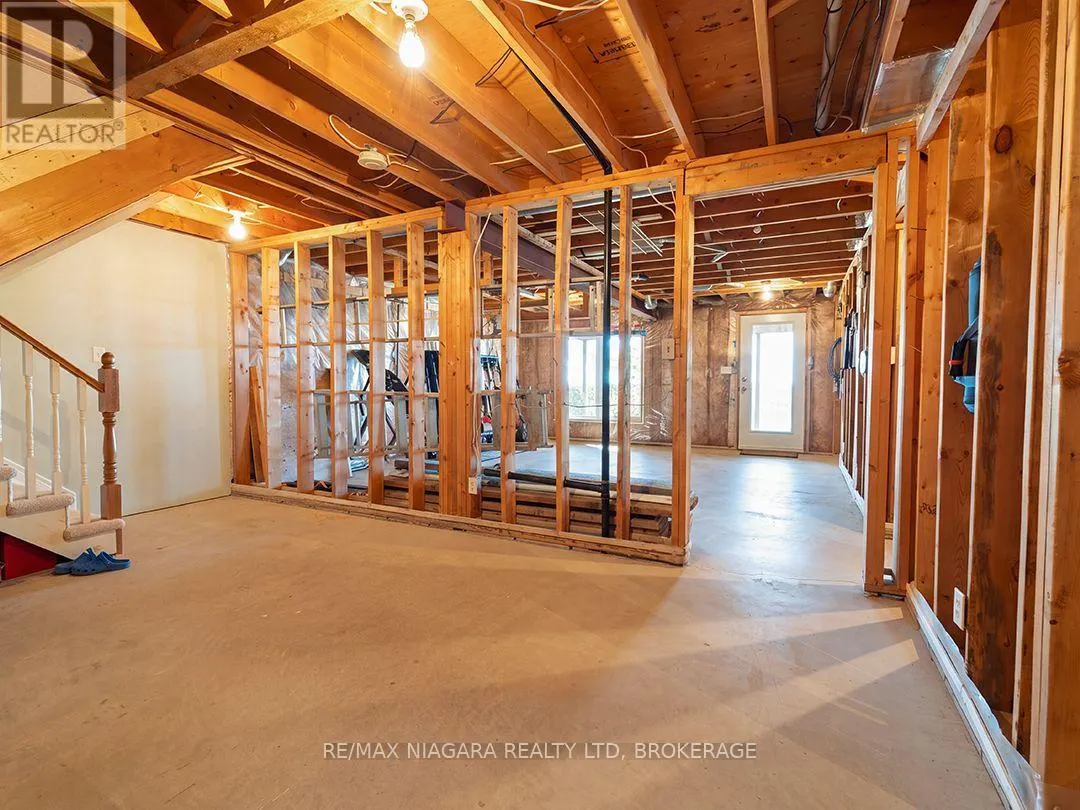 10429 LAKESHORE ROAD