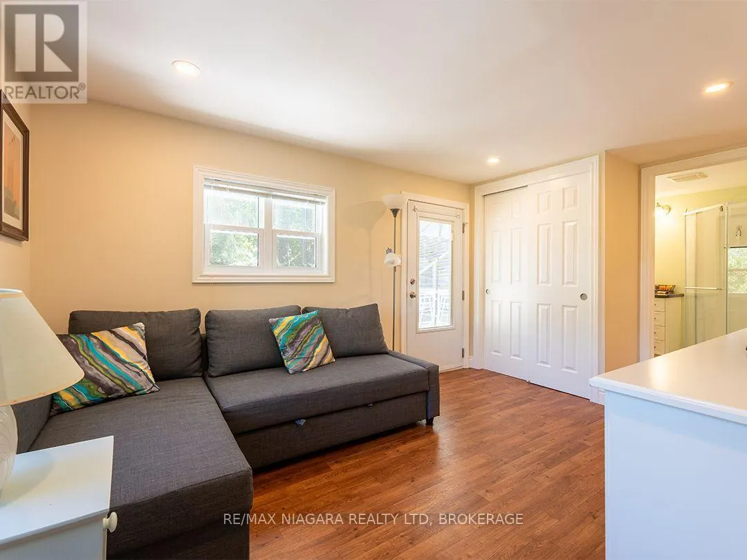 10429 LAKESHORE ROAD