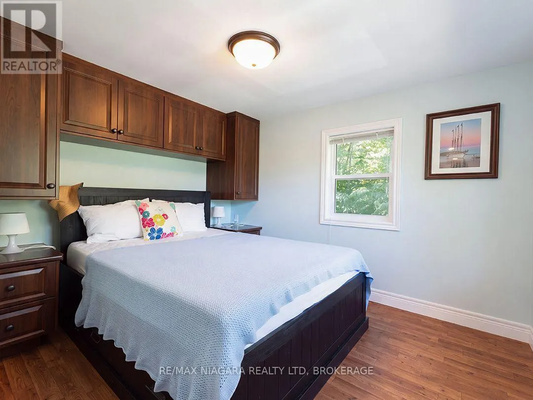 10429 LAKESHORE ROAD