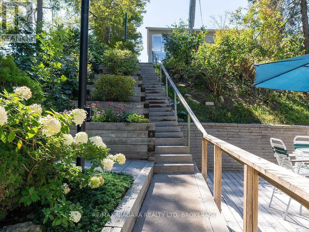 10429 LAKESHORE ROAD