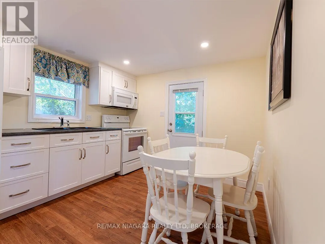 10429 LAKESHORE ROAD
