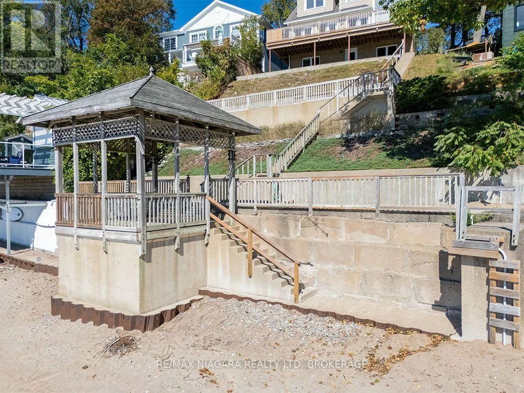 10429 LAKESHORE ROAD