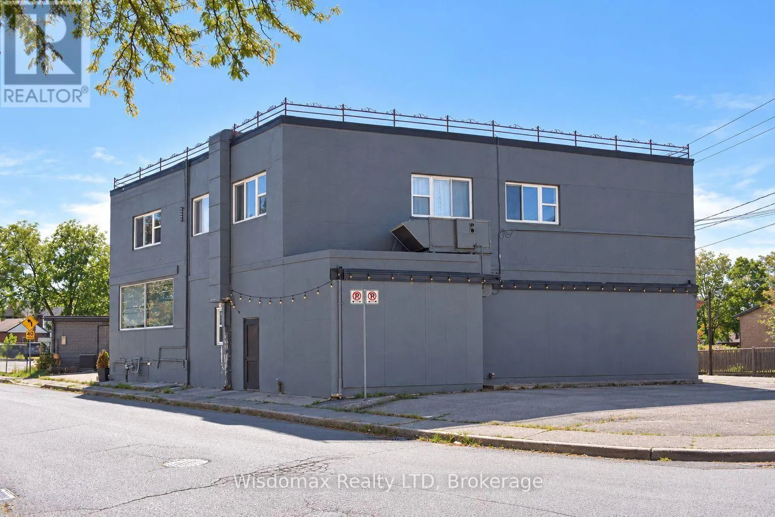 5306 VICTORIA AVENUE