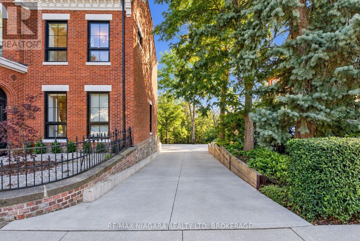 29 YATES STREET