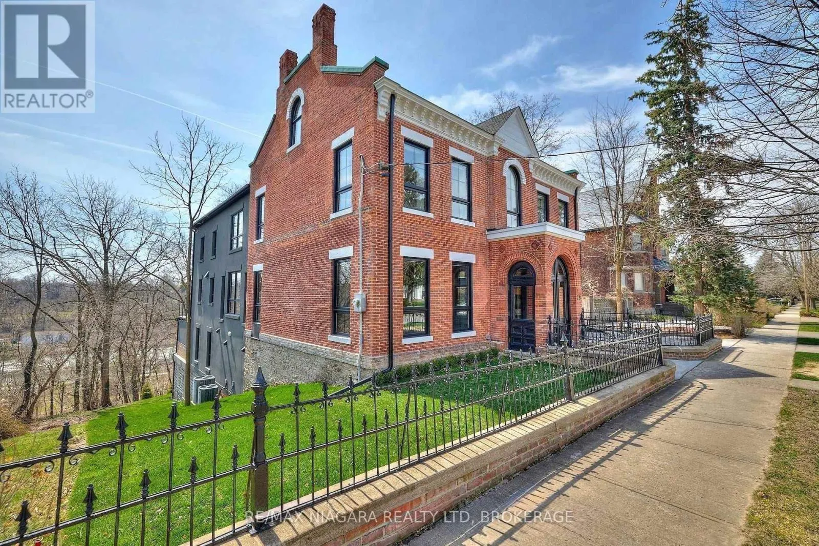 29 YATES STREET