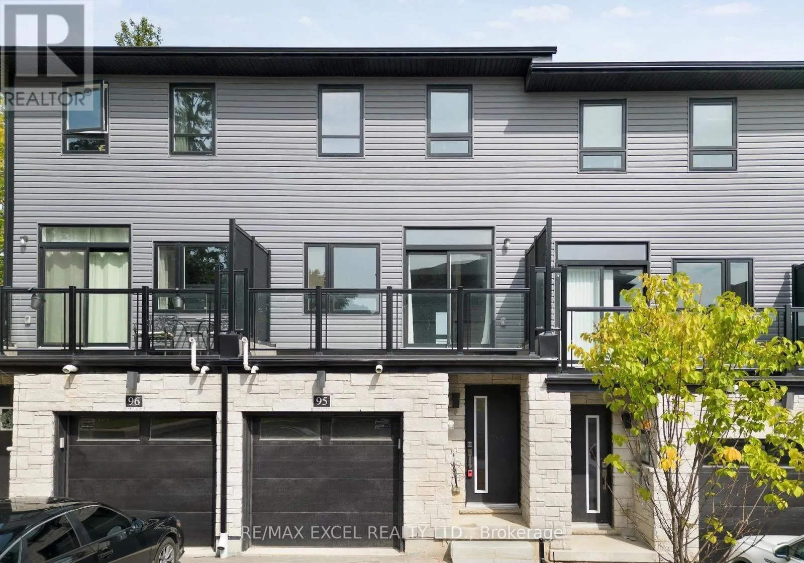 95 - 51 SPARROW AVENUE