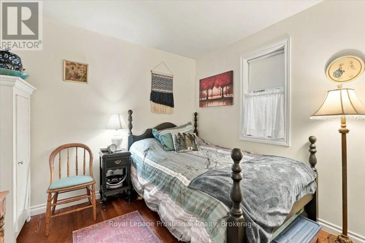 33 LESLEY DRIVE