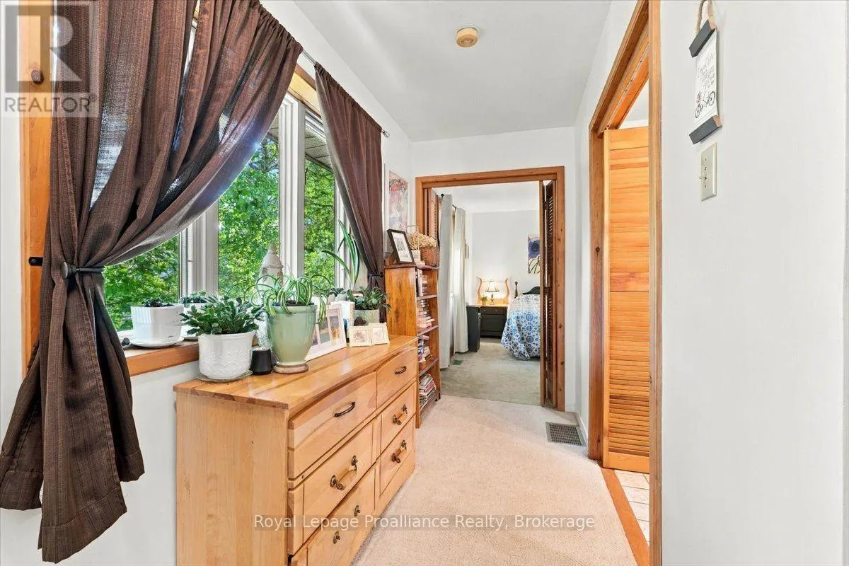 33 LESLEY DRIVE