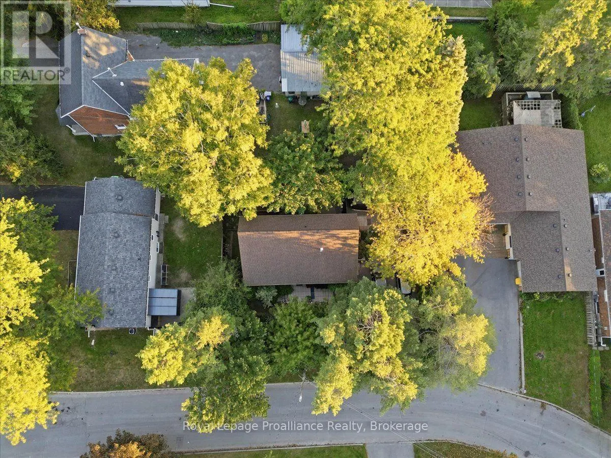 33 LESLEY DRIVE