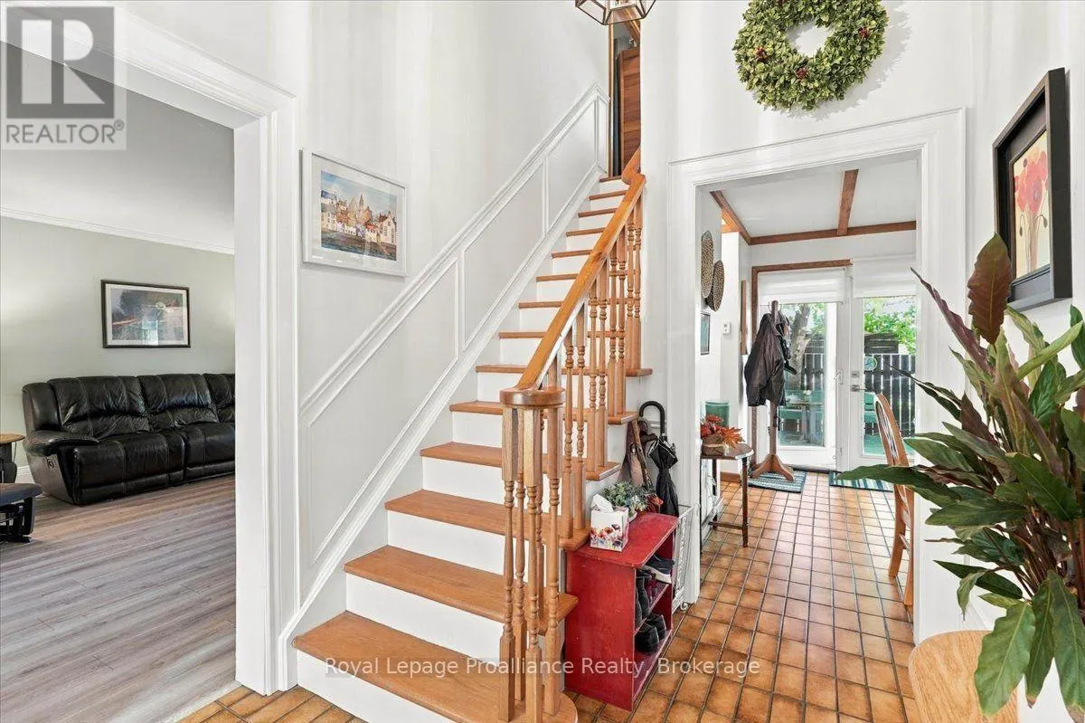 33 LESLEY DRIVE