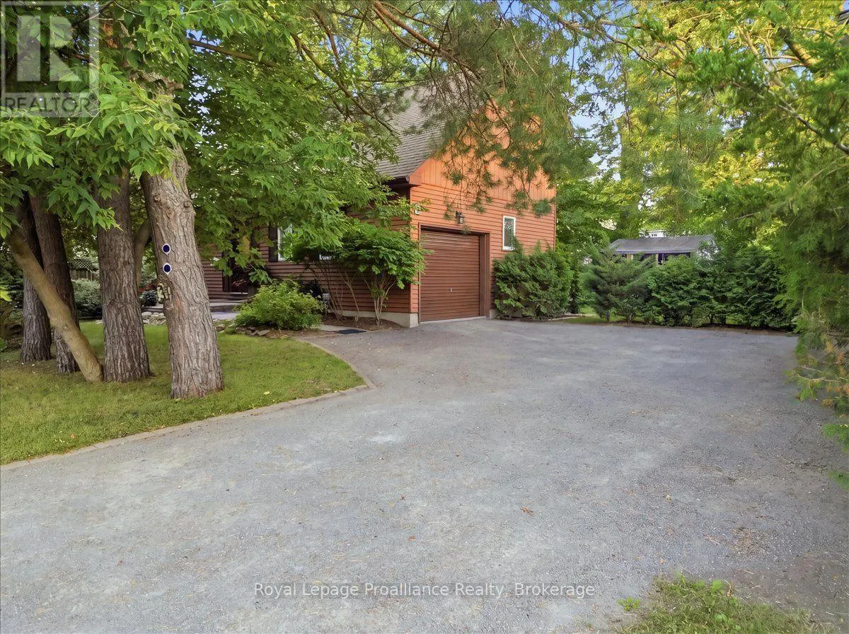 33 LESLEY DRIVE