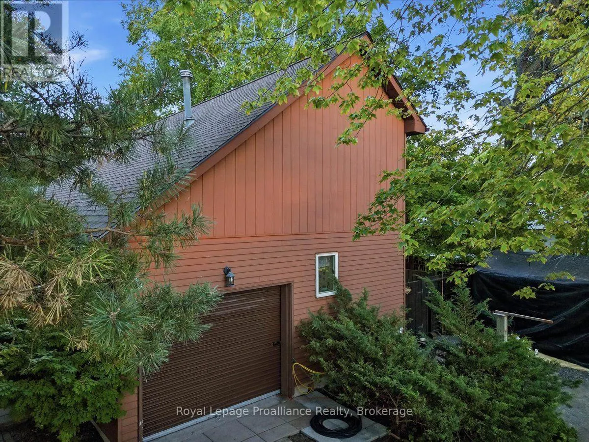 33 LESLEY DRIVE