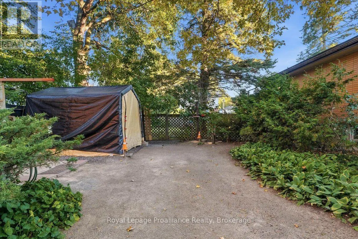 33 LESLEY DRIVE