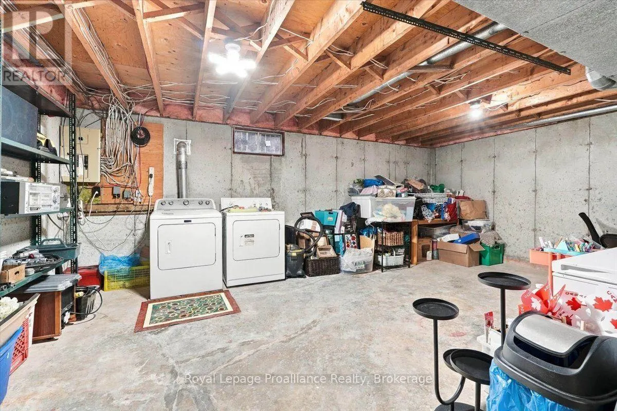 33 LESLEY DRIVE